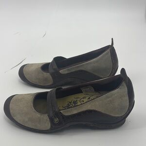 Merrell Women's Gray and Brown Mary Jane Shoes
